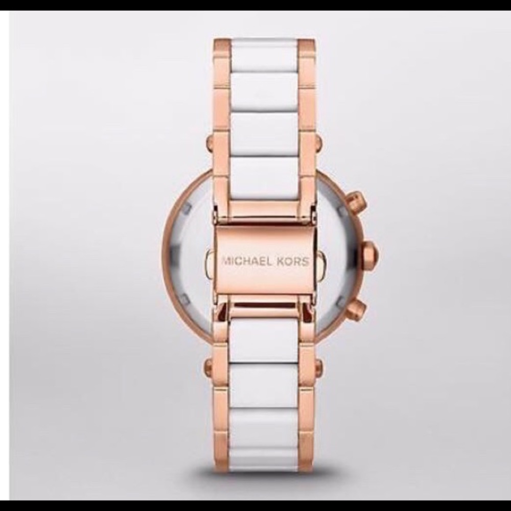 Michael Kors Rose Gold Watch - Picture 3 of 7
